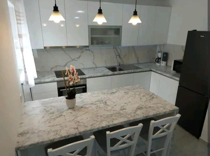 Apartman Hope Zmijavci Bagian luar foto