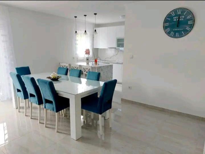 Apartman Hope Zmijavci Bagian luar foto