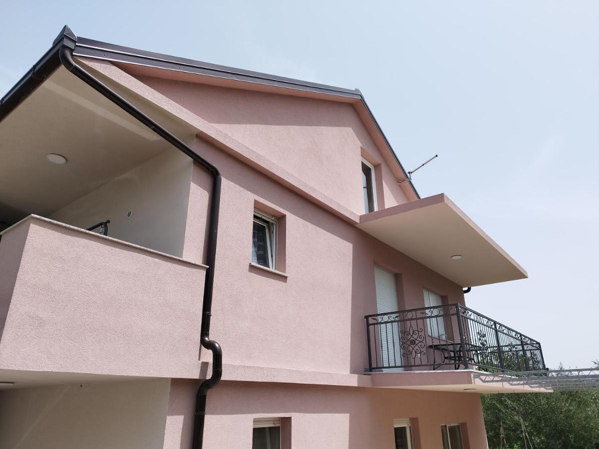 Apartman Hope Zmijavci Bagian luar foto